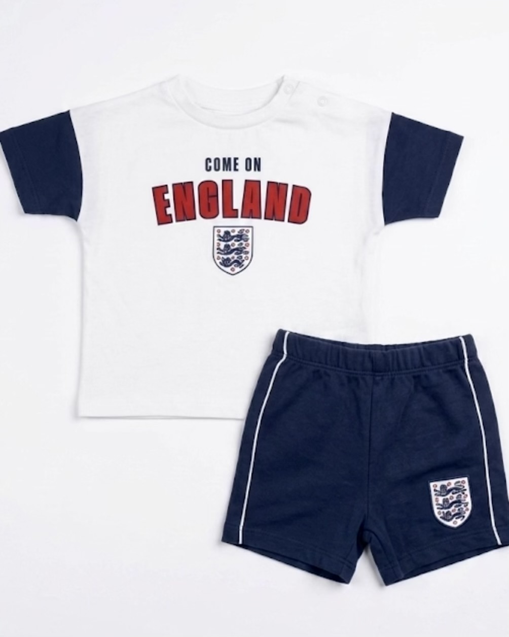 come on England shorts set