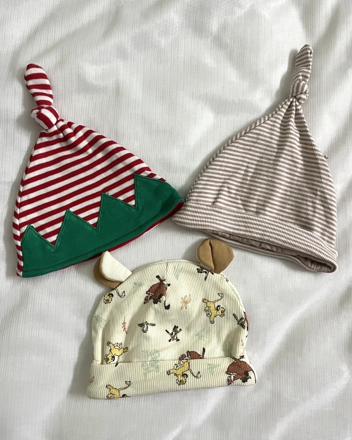 3-6 months caps set