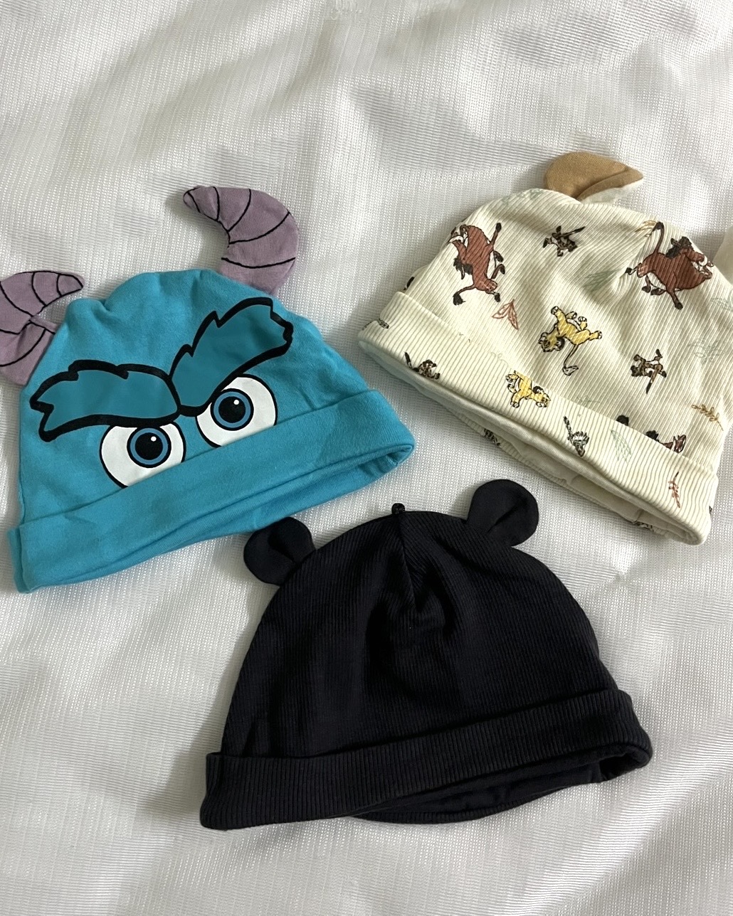3-6 months caps set