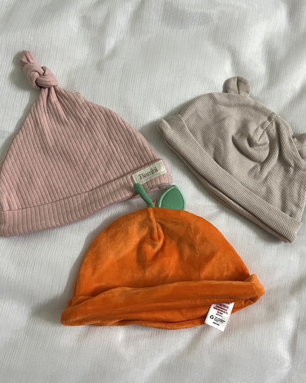 3-6 months caps set
