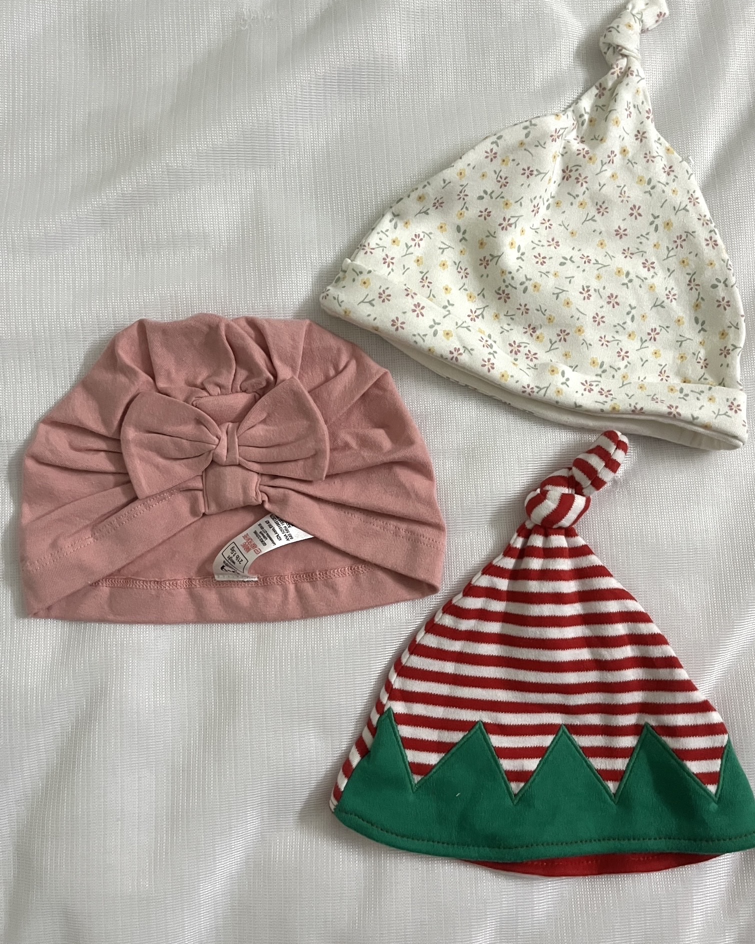 6-9 months caps set