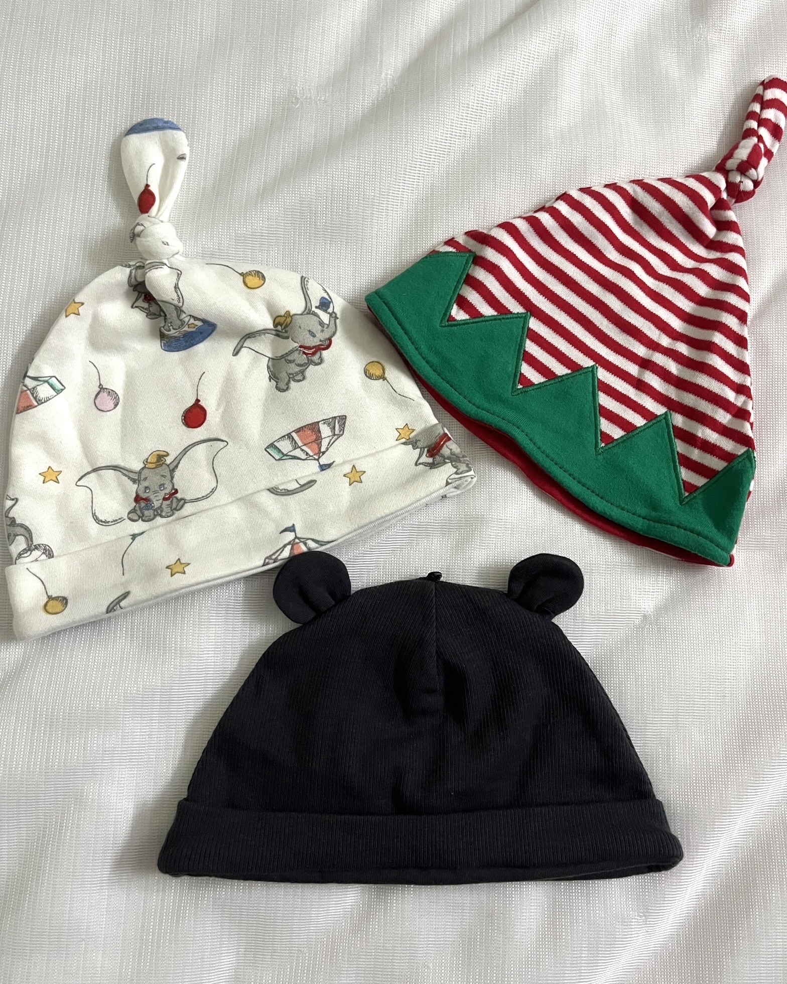 6-9 months caps set