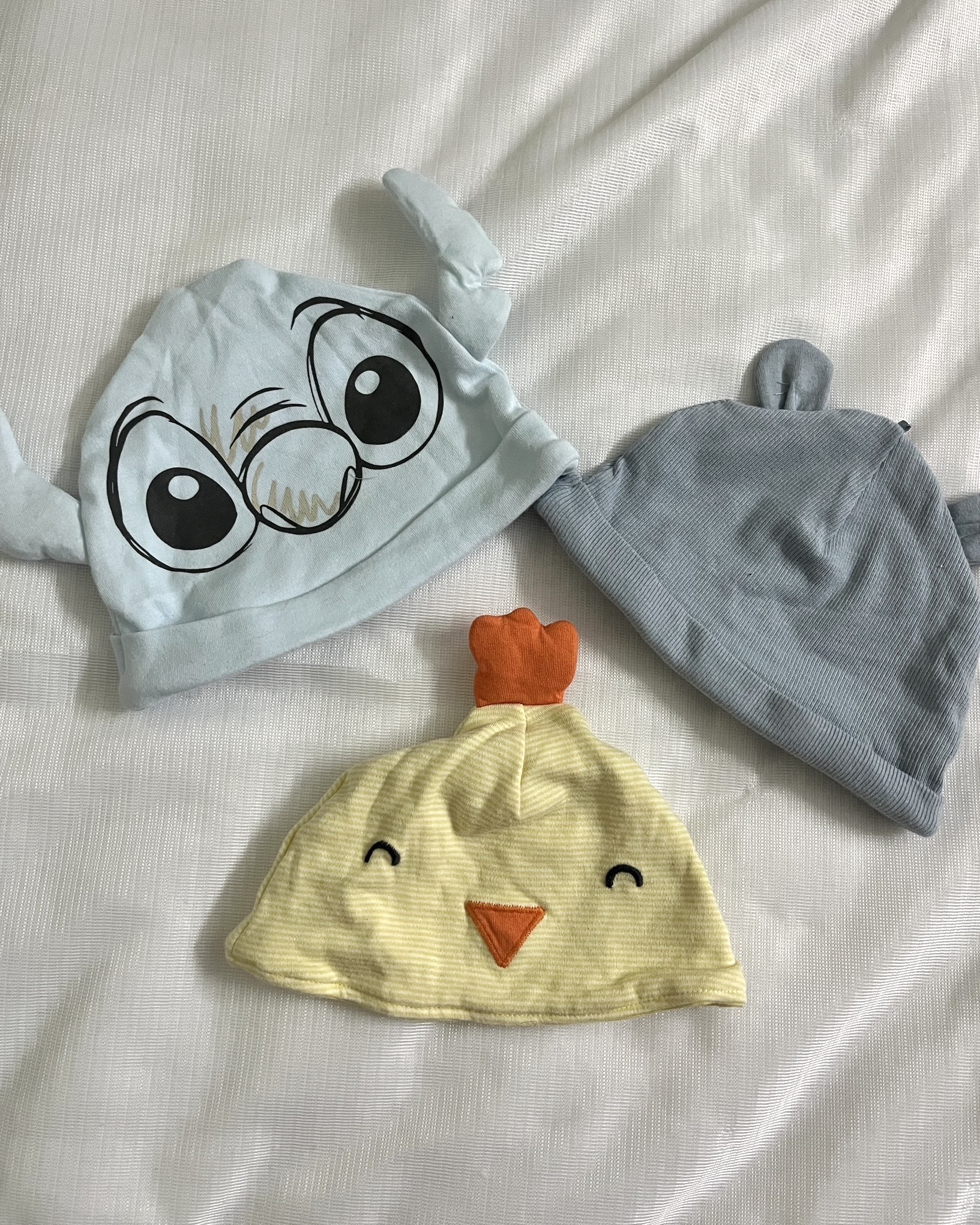 6-9 months caps set