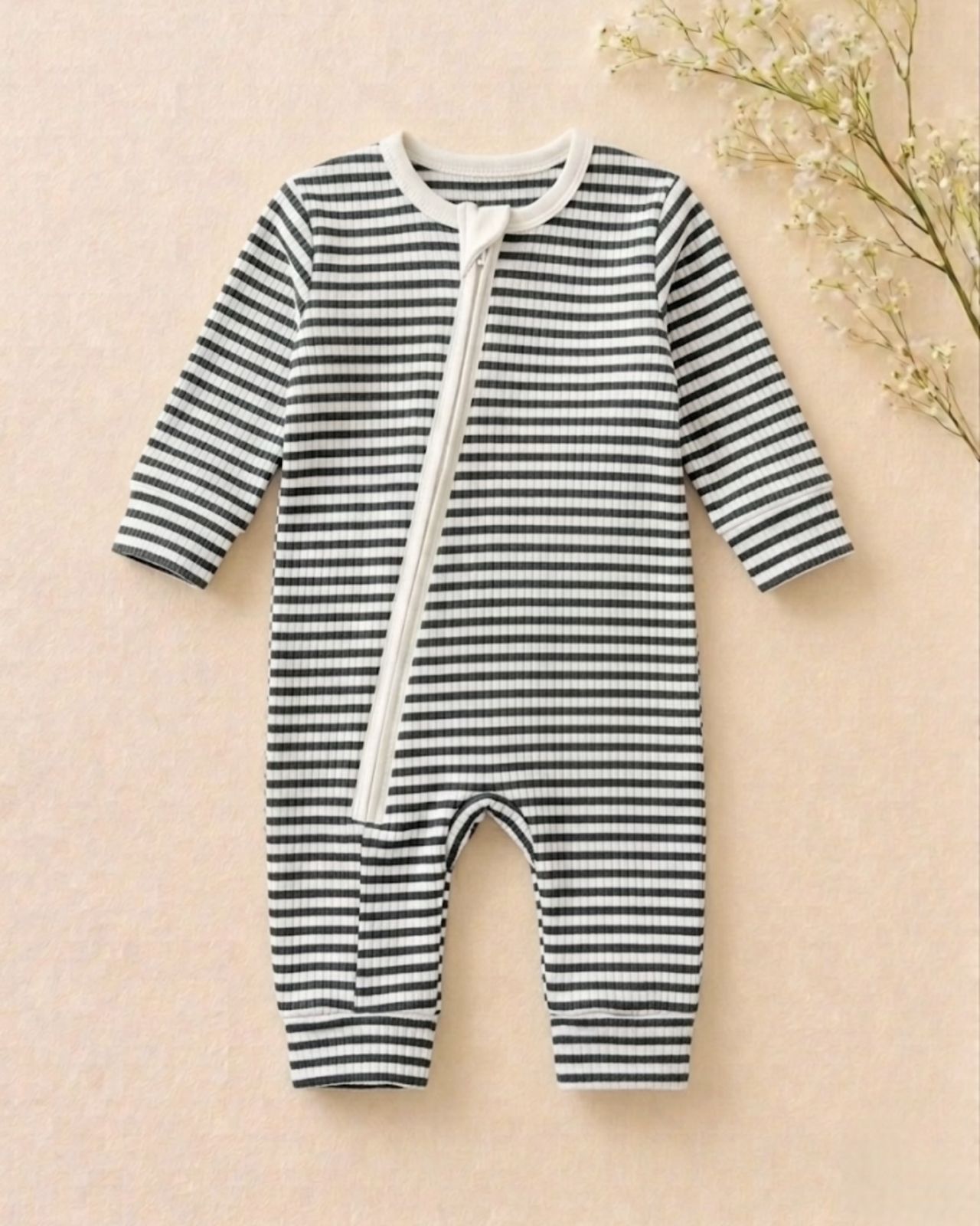 Monochrome stripes ribbed romper
