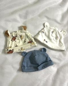 Newborn 3 piece caps set
